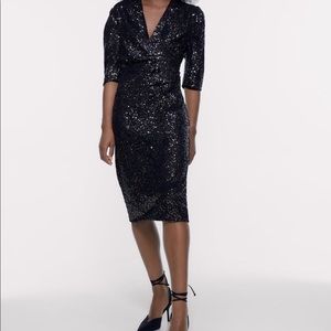 V neck dress with below the elbow length sleeves